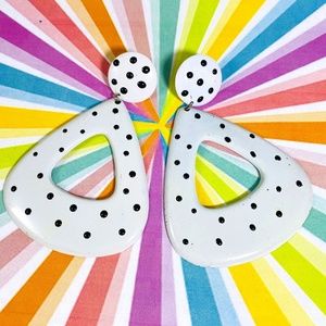 Vintage 1980s Polka Dot enamel metal teardrop hoop earrings